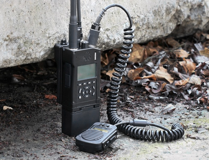 DICOM®RF40 handheld transceiver